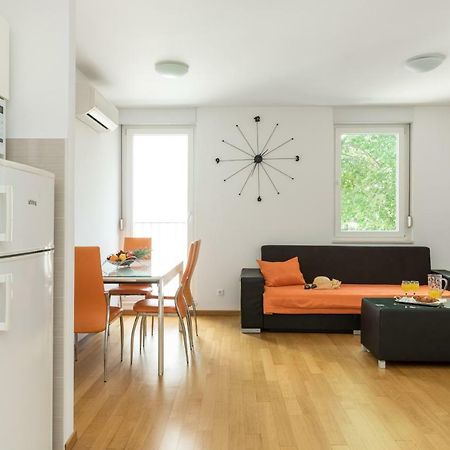 Apartment Marcela With Private Parking สปลิท ภายนอก รูปภาพ