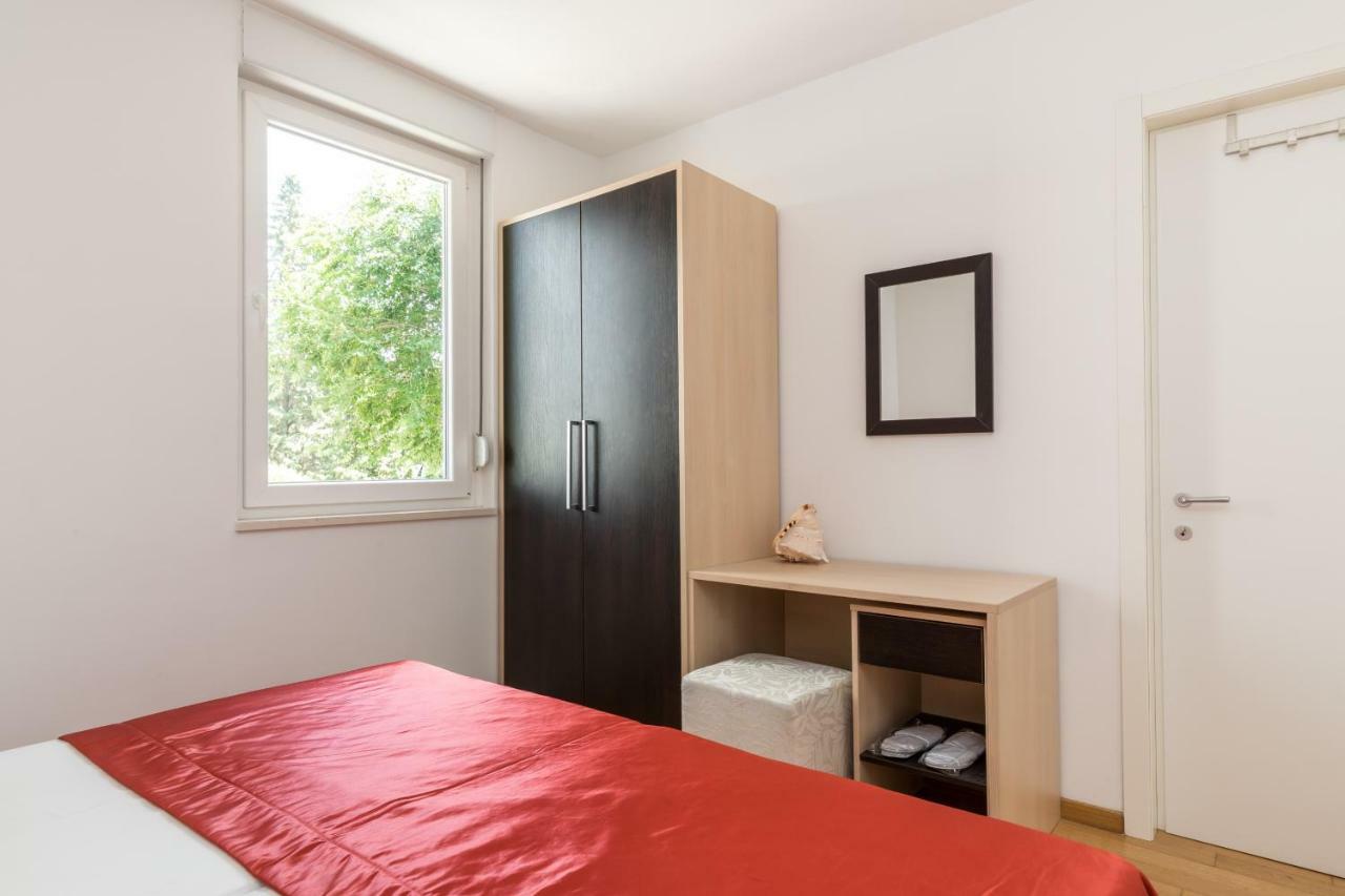Apartment Marcela With Private Parking สปลิท ภายนอก รูปภาพ
