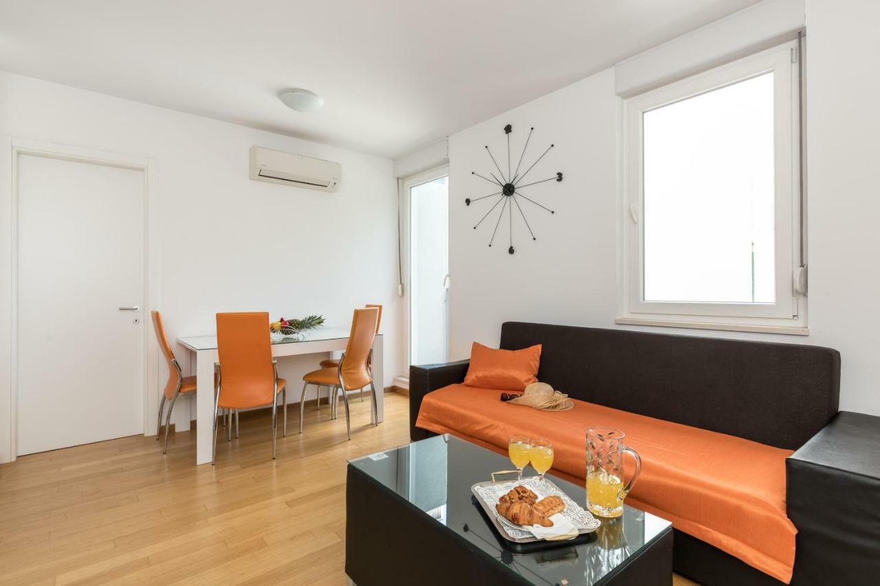 Apartment Marcela With Private Parking สปลิท ภายนอก รูปภาพ
